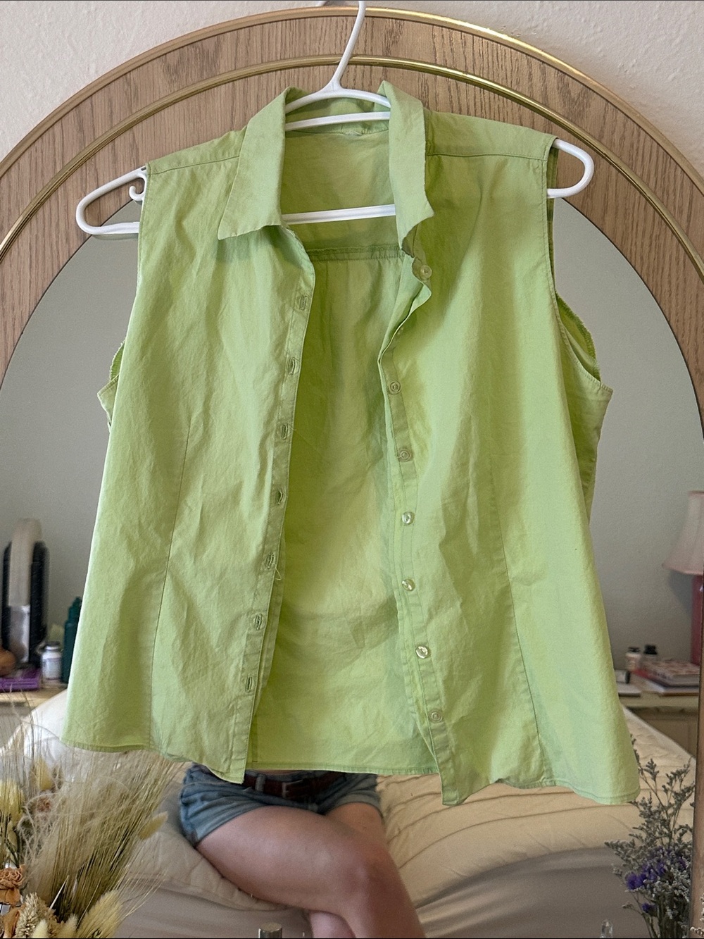 Sleeveless Button-Front Shirt in Light Green - Women